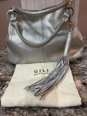 NWT G.I.L.I. Ice Metallic Leather Roma 2 Tote❤️